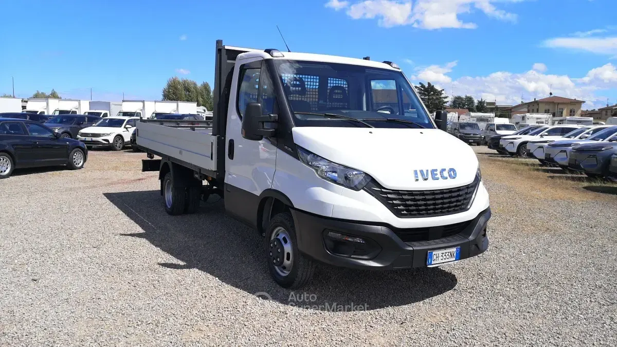 Usata Iveco Daily 155 CV (114 kW) 2021 Bianco Cabrio