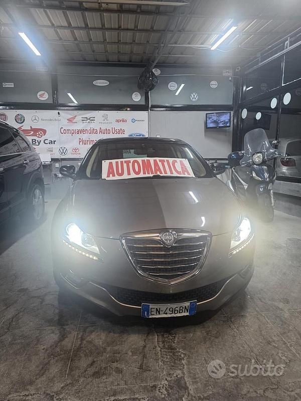 Usata Lancia Delta Platinum 120 CV (88 kW) 2012 Marrone Utilitaria