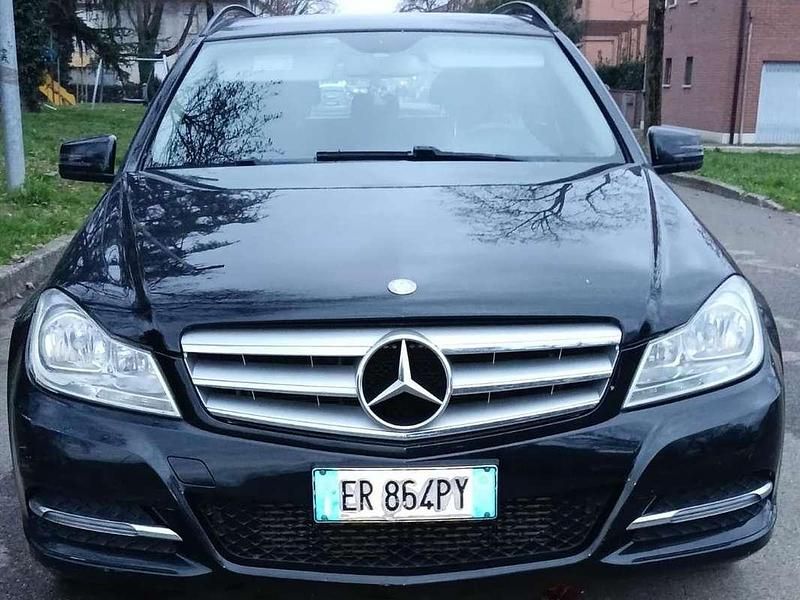 Usata Mercedes C220 120 CV (88 kW) 2013 Nero Station wagon