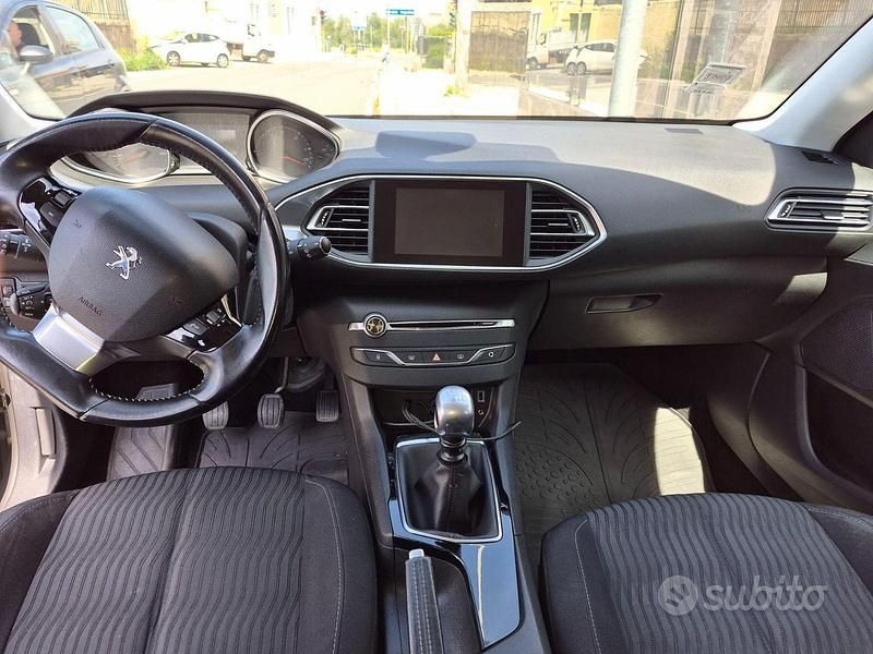 Usata Peugeot 308 SW 116 CV (85 kW) 2015 Grigio Station wagon