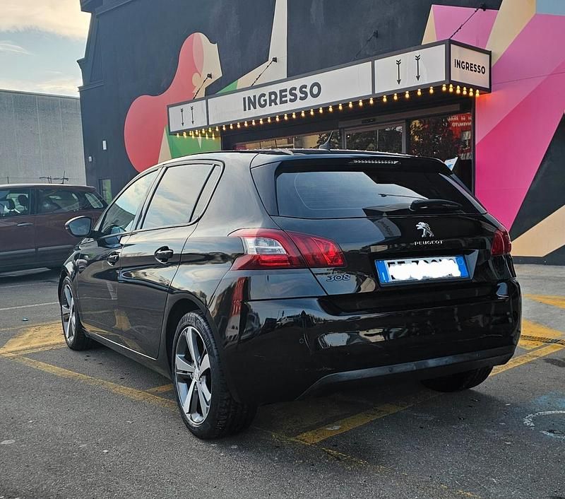 Usata Peugeot 308 Business-Line 119 CV (87 kW) 2015 Nero Berlina