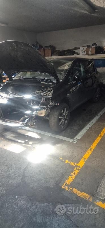 Usata Opel Corsa 65 CV (47 kW) 2011 Nero Utilitaria