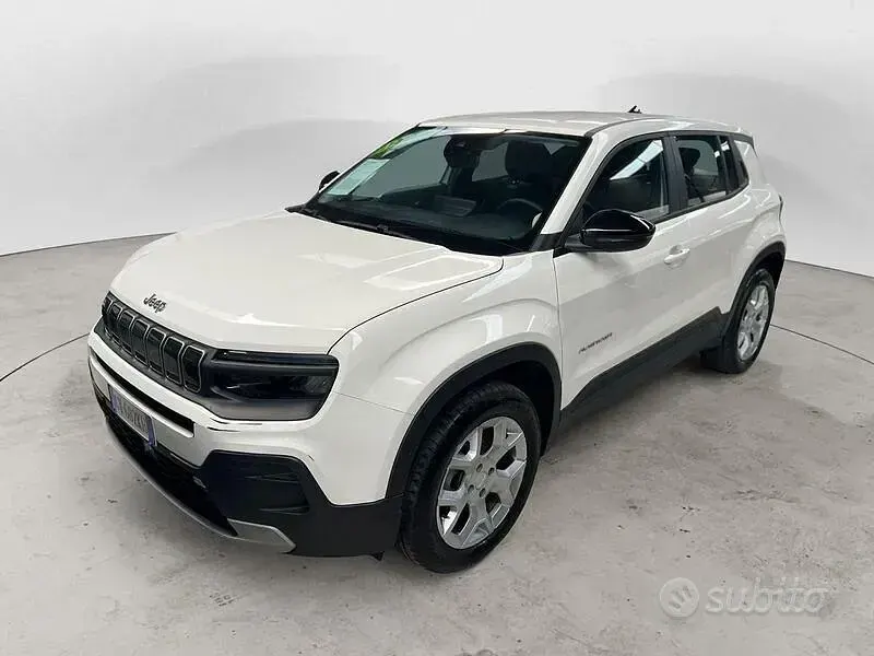 Käytetty Jeep Avenger Altitude 101 HP (74 kW) 2024 Valkoinen Katumaasturi