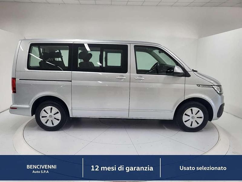 Usata VW Caravelle Comfortline 150 CV (110 kW) 2023 Argento Monovolume
