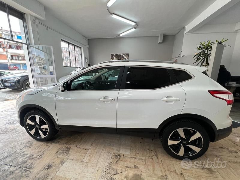 Usata Nissan Qashqai Tekna 110 CV (80 kW) 2017 Bianco SUV