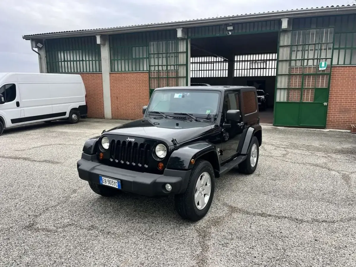 Usata Jeep Wrangler Sahara 177 CV (130 kW) 2010 Nero SUV