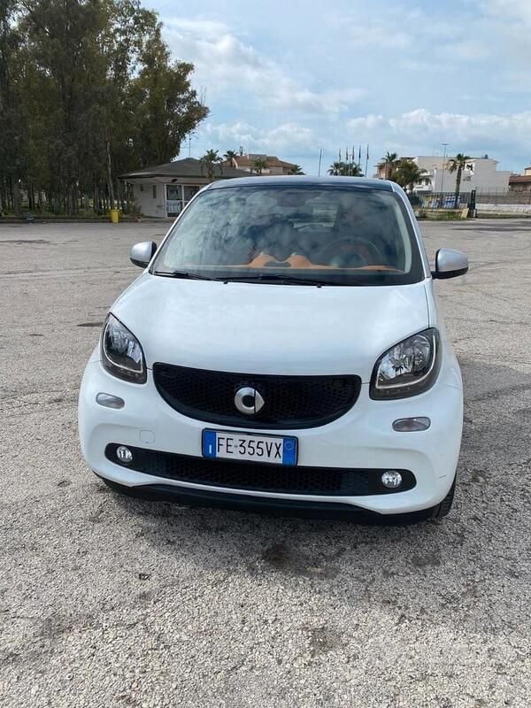 Bianco Usata 2016 Smart ForFour Utilitaria | 11.000 € (Molto cara) - Immagine 1/4
