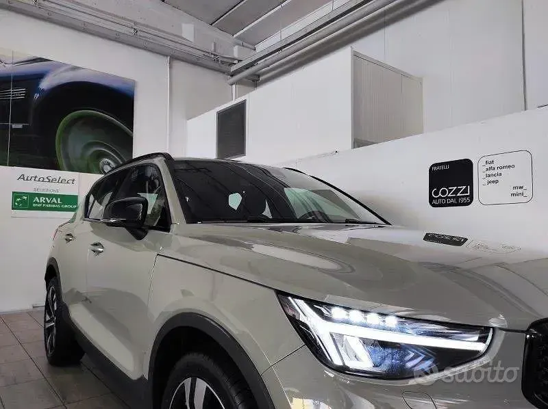 Usata Volvo XC40 Ultimate 197 CV (144 kW) 2023 Verde SUV