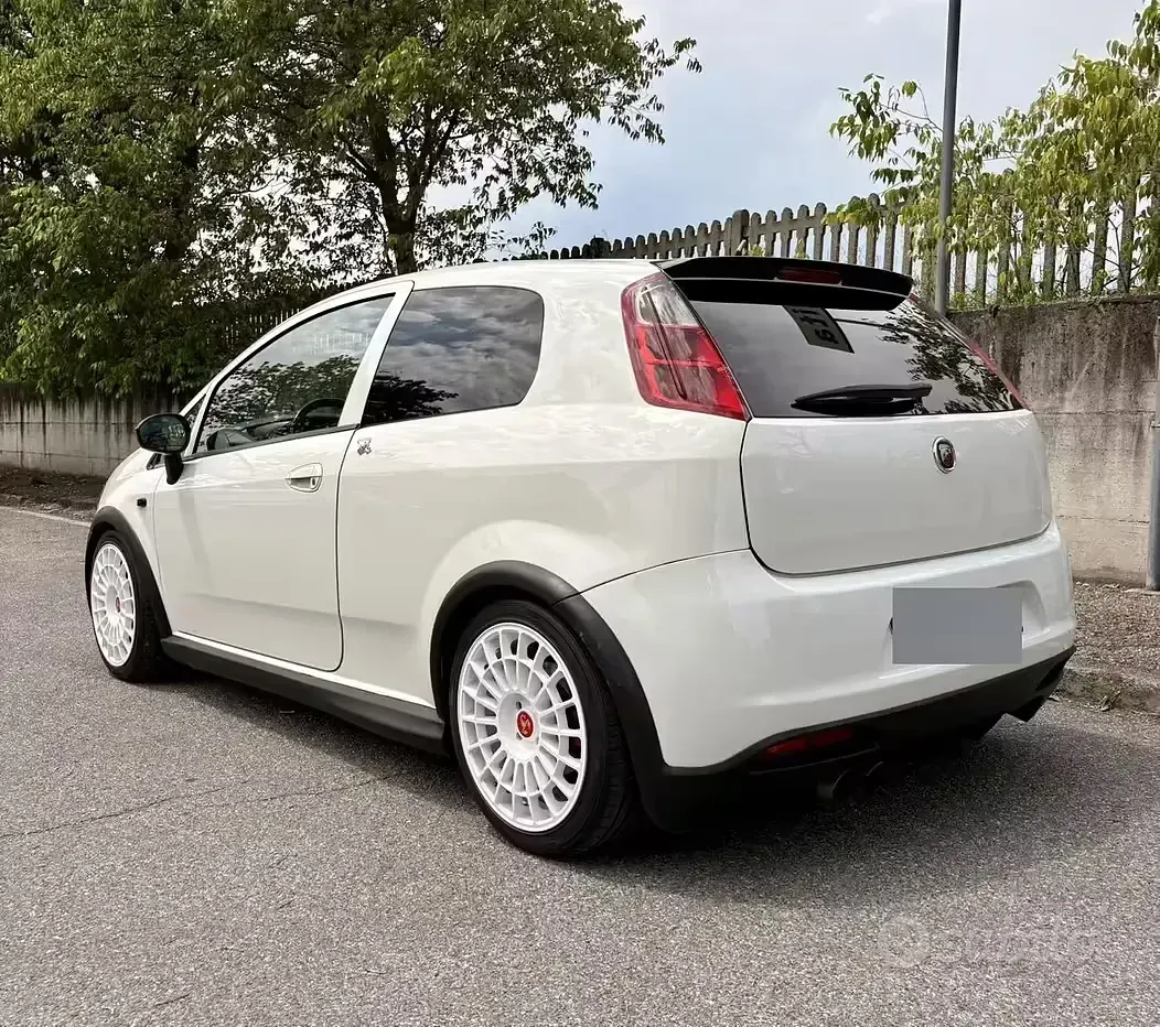 Usata Abarth Grande Punto 155 CV (114 kW) 2007 Bianco Utilitaria