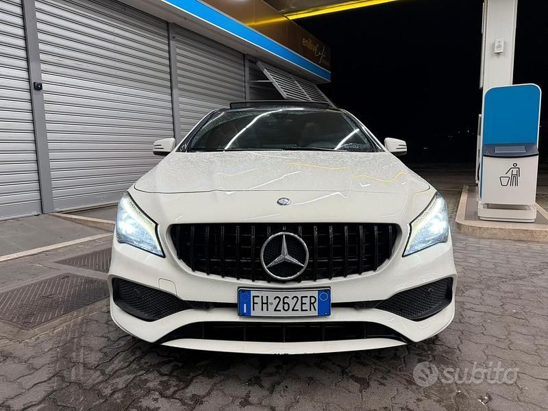 Usata Mercedes CLA220 AMG line 177 CV (130 kW) 2017 Bianco Berlina