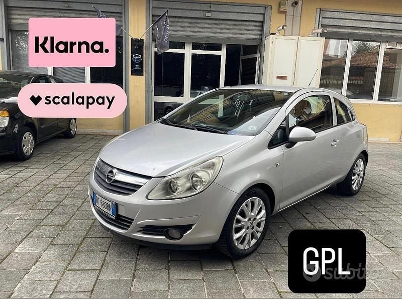 Usata Opel Corsa 74 CV (54 kW) 2010 Grigio Utilitaria