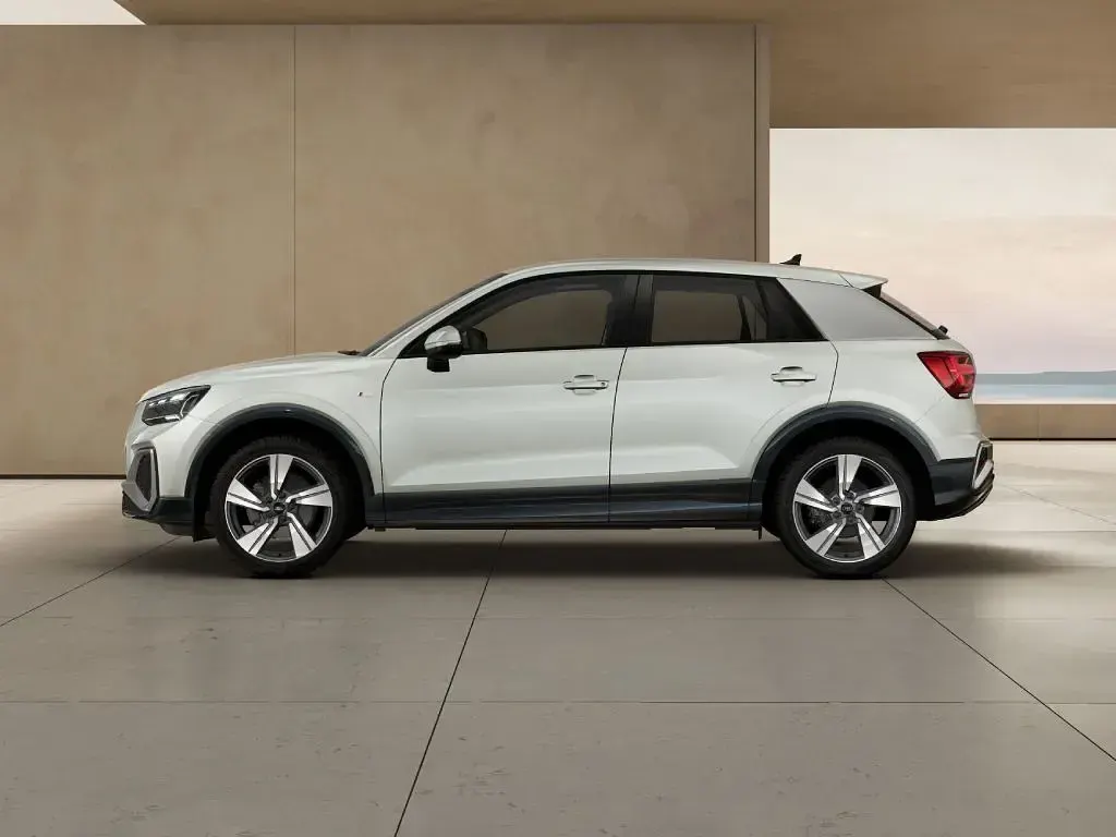 Nuova Audi Q2 S-Line 190 CV (139 kW) 2026 Argento cavo metallizzato SUV