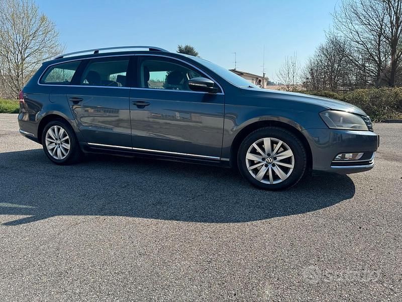Usata VW Passat Comfortline 105 CV (77 kW) 2012 Grigio Station wagon