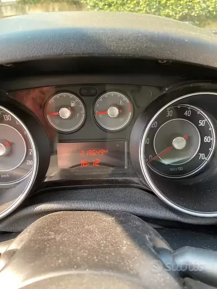 Usata Fiat Punto 77 CV (56 kW) 2013 Bianco Utilitaria