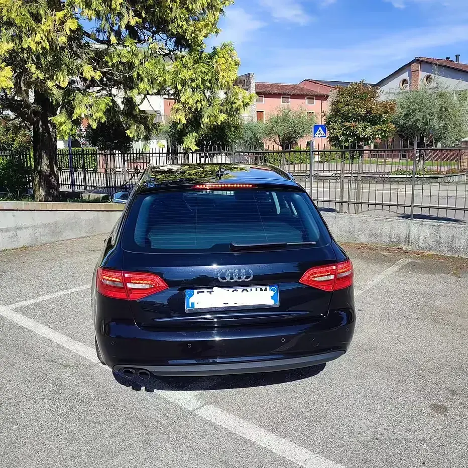 Usata Audi A4 143 CV (105 kW) 2013 Nero Station wagon