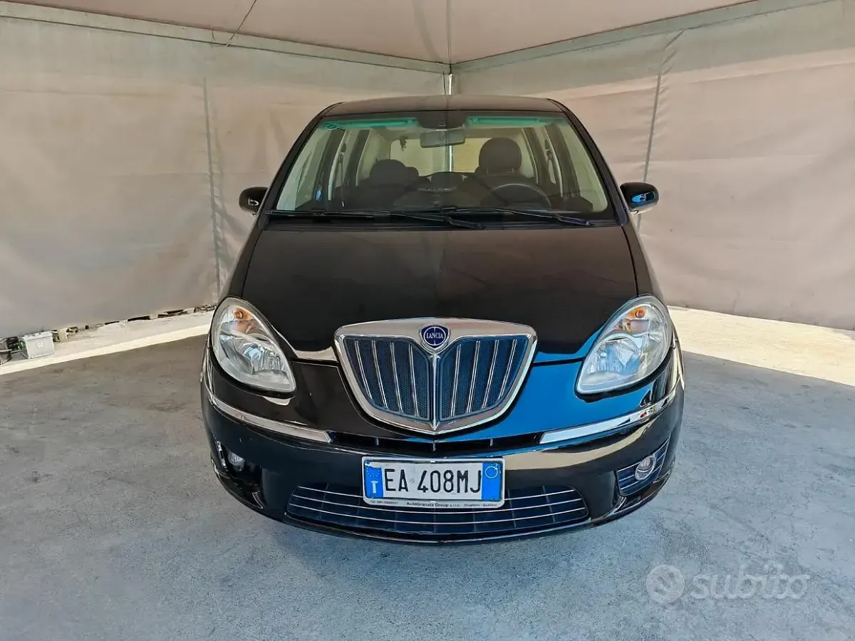 Usata Lancia Musa 77 CV (56 kW) 2010 Nero Monovolume