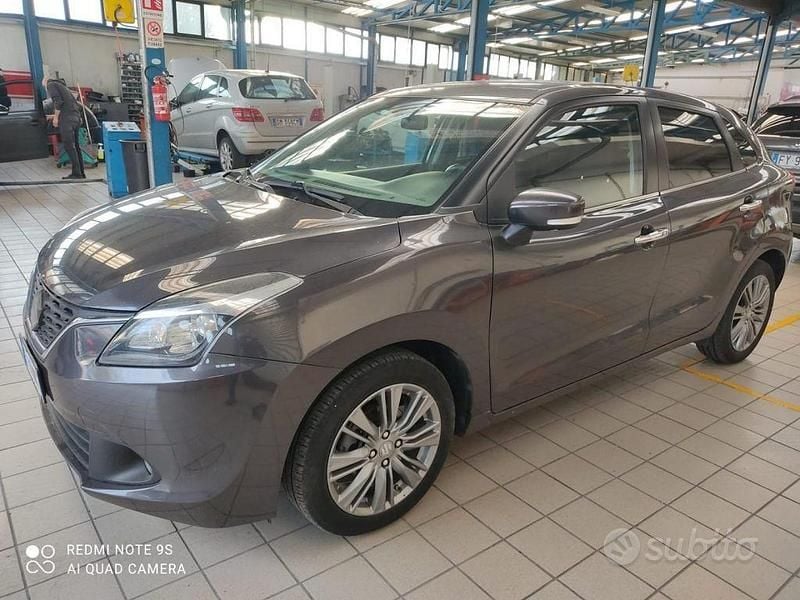Usata Suzuki Baleno 111 CV (81 kW) 2017 Grigio Utilitaria