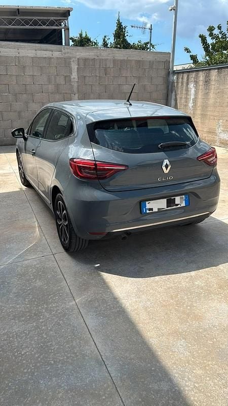 Usata Renault Clio V Zen 100 CV (73 kW) 2021 Grigio Berlina