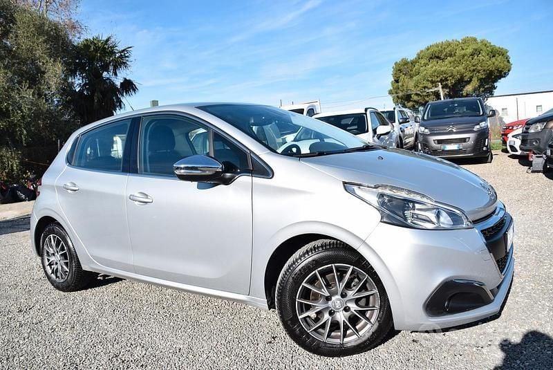 Usata Peugeot 208 Allure 75 CV (55 kW) 2018 Grigio Utilitaria