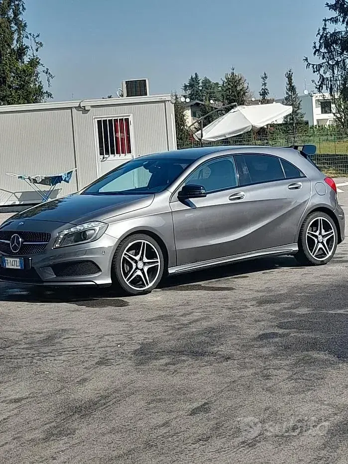 Usata Mercedes 180 122 CV (89 kW) 2015 Grigio Berlina