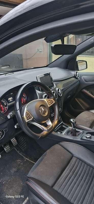 Usata Mercedes B180 Premium 109 CV (80 kW) 2018 Nero Monovolume