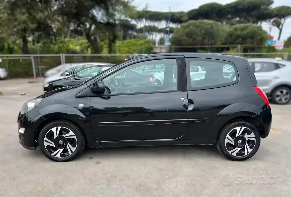 Usado Renault Twingo 75 CV (55 kW) 2012 Negro Utilitario