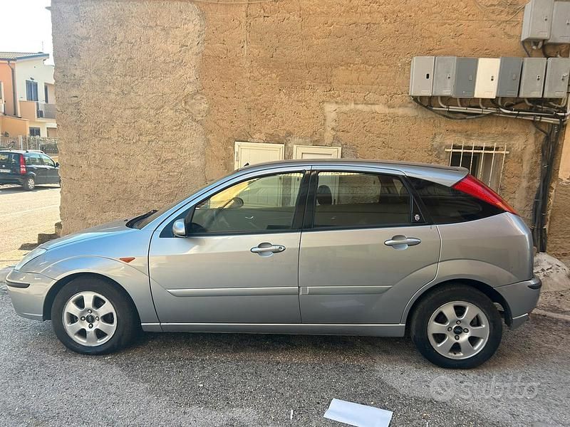Usata Ford Focus Ghia 116 CV (85 kW) 2002 Berlina