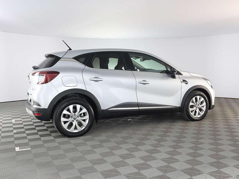 Usata Renault Captur Intens 92 CV (67 kW) 2021 Grigio platino SUV