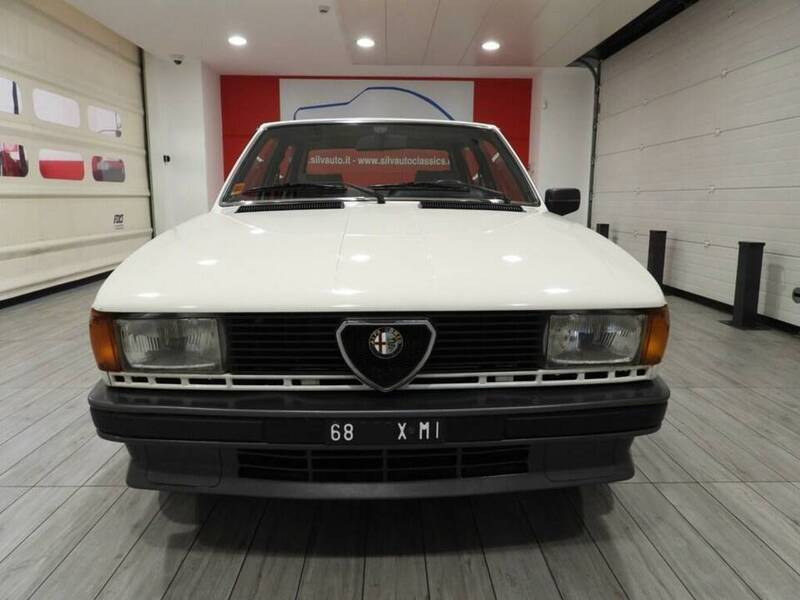 Usato 1985 Alfa Romeo Giulietta 1.6 Benzin 109 CV (11.700 €)