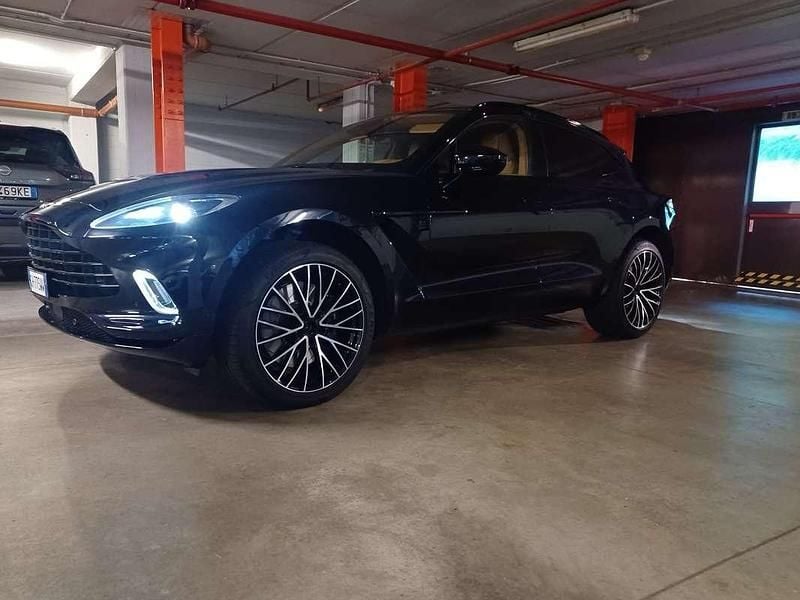 Nero Usata 2022 Aston Martin DBX SUV | 135.000 € - Immagine 1/4