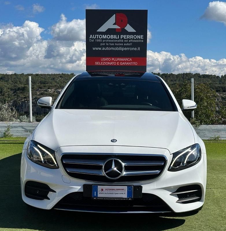 Usata Mercedes E220 AMG Line Premium Plus 194 CV (142 kW) 2017 Bianco Berlina