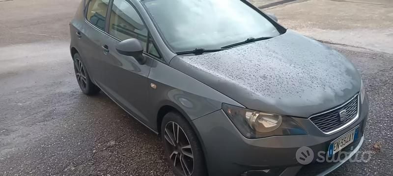Usata Seat Ibiza 81 CV (59 kW) 2012 Grigio Berlina