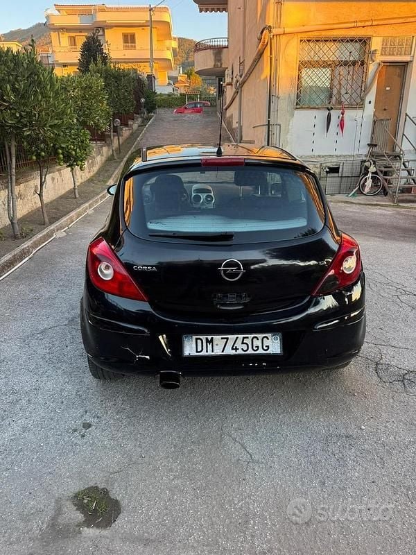 Usata Opel Corsa 80 CV (58 kW) 2008 Nero Utilitaria