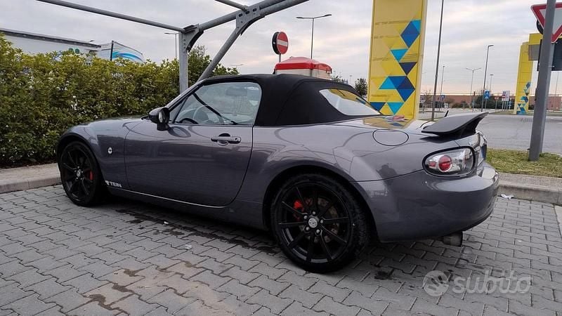 Usata Mazda MX5 High 160 CV (117 kW) 2007 Grigio Cabrio