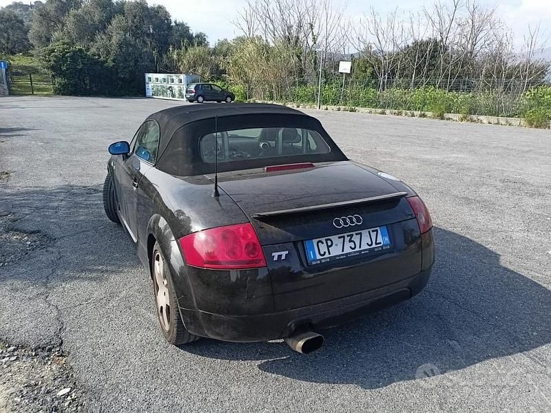 Usata Audi TT Roadster Sport 179 CV (131 kW) 2000 Nero Cabrio
