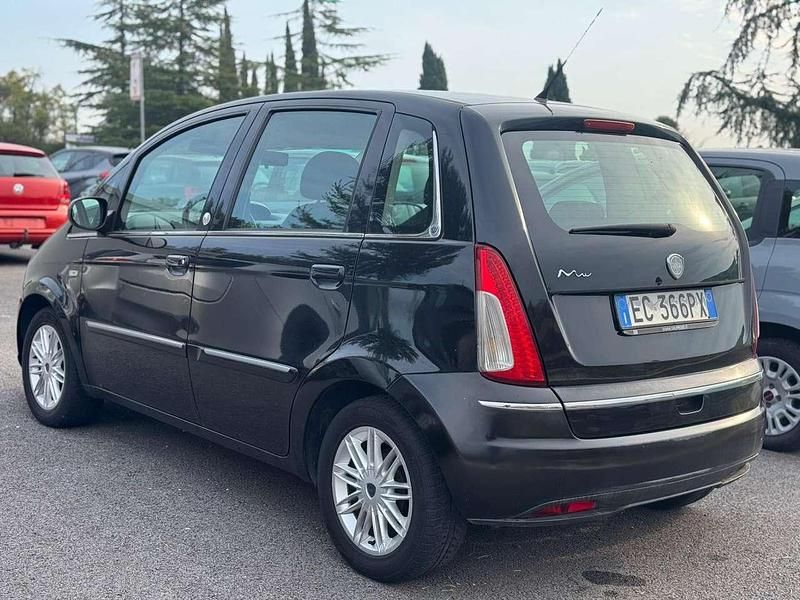 Usata Lancia Musa 77 CV (56 kW) 2010 Nero Monovolume