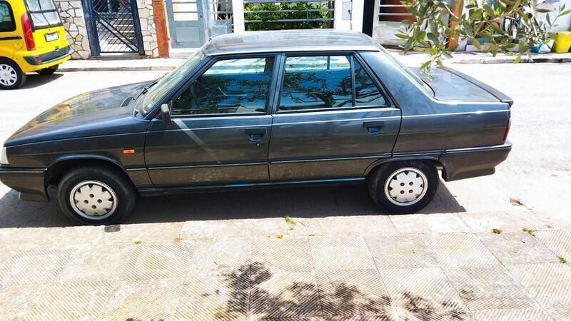 Usata 1987 Renault R9 Tre volumi | 3000 € - Immagine 1/4