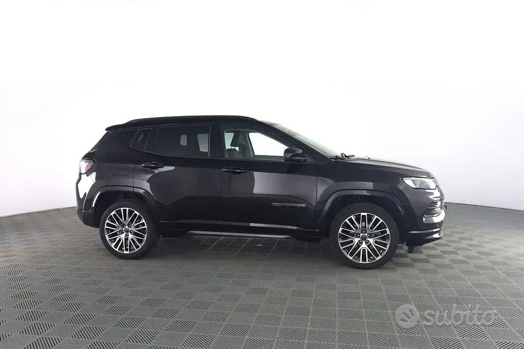 Usata Jeep Compass Summit 131 CV (96 kW) 2025 Nero SUV