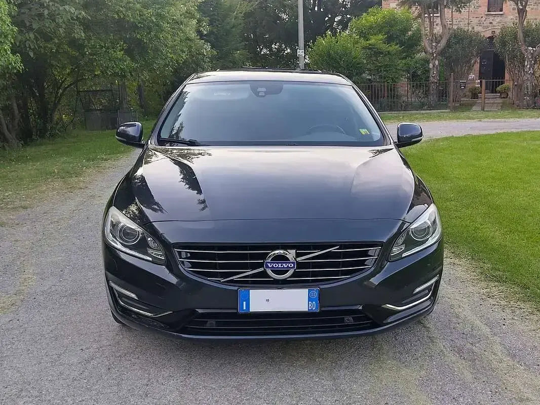 Usata Volvo V60 215 CV (158 kW) 2015 Grigio Station wagon