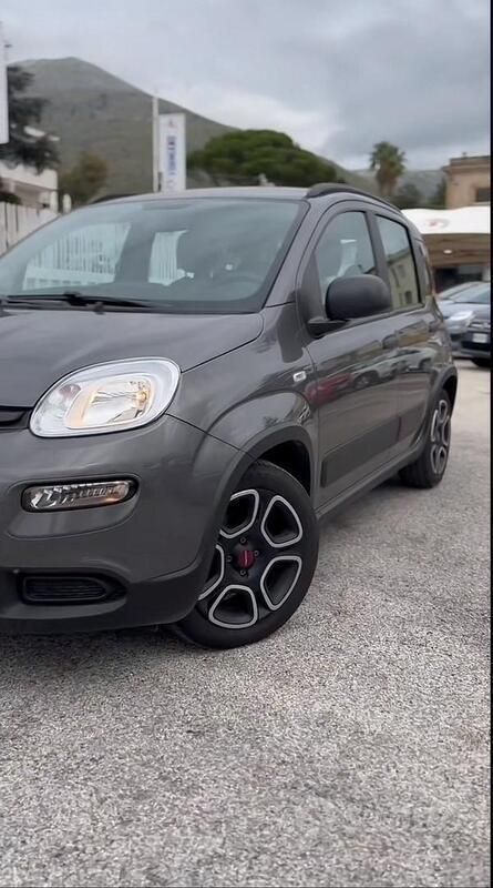 Grigio Usata 2021 Fiat Panda Due volumi | 9499 € (Buon prezzo) - Immagine 1/4