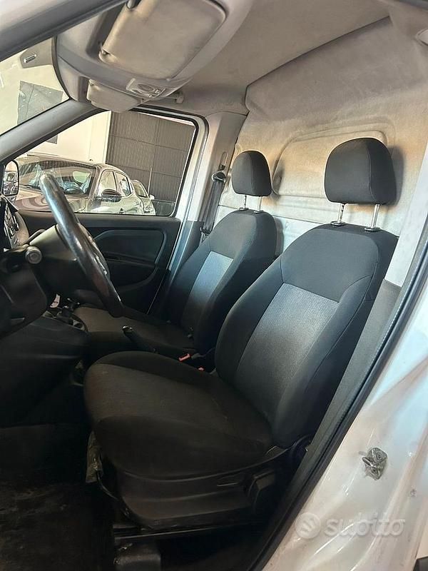 Usata Fiat Doblò 105 CV (77 kW) 2015 Bianco Monovolume