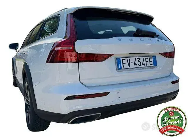 Usata Volvo V60 CC Pro 190 CV (139 kW) 2019 Bianco Station wagon