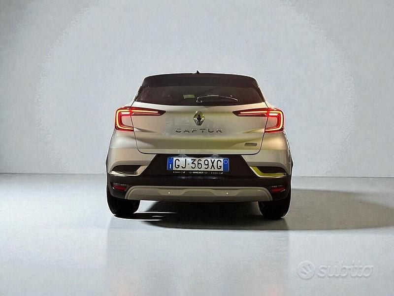 Usata Renault Captur Intens 145 CV (106 kW) 2022 Grigio SUV