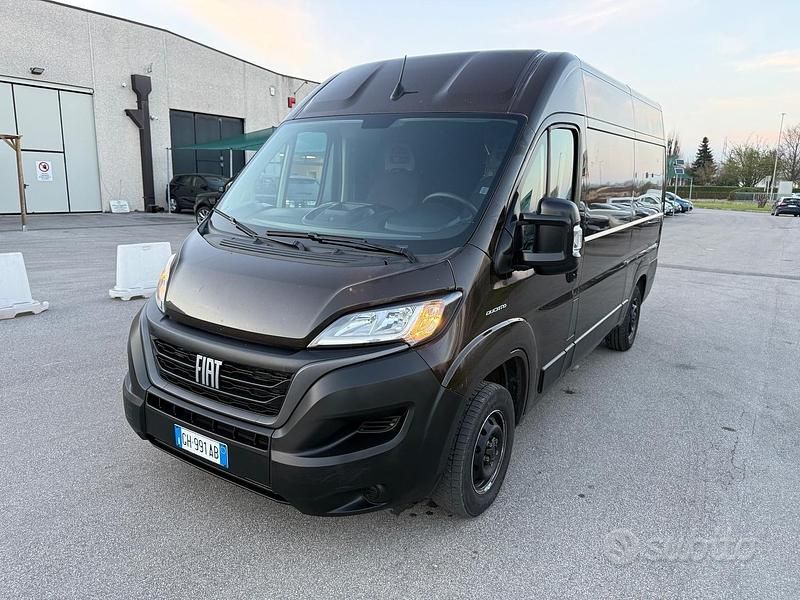 Usata Fiat Ducato 33 120 CV (88 kW) 2021 Marrone Furgone
