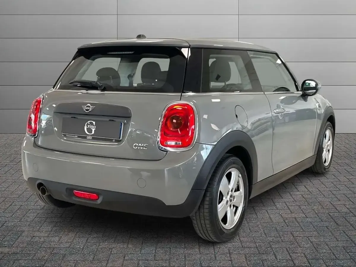 Usata Mini ONE 75 CV (55 kW) 2020 Antracite Utilitaria