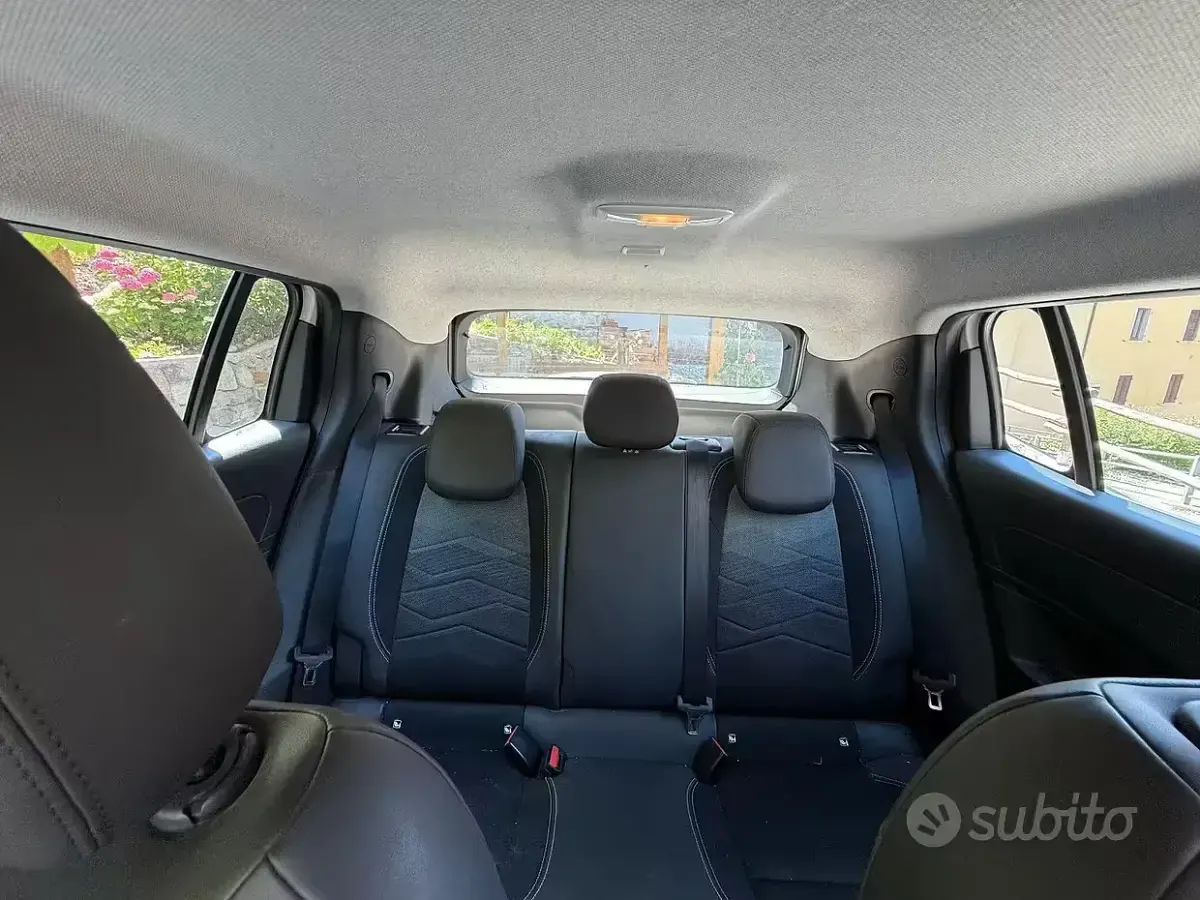 Usata Jeep Avenger 101 CV (74 kW) 2023 Bianco SUV