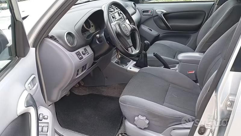 Occasion Toyota RAV4 116 ch (85 kW) 2002 Gris SUV