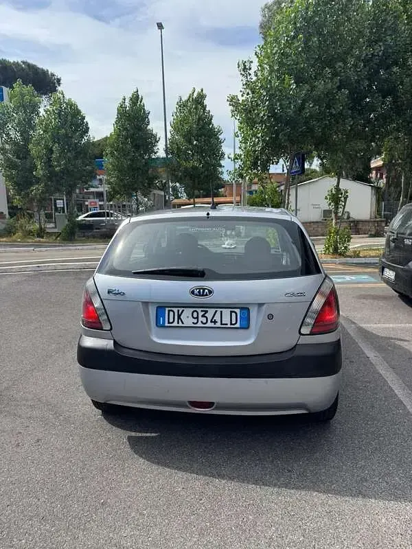 Usata Kia Rio EX 110 CV (80 kW) 2007 Berlina