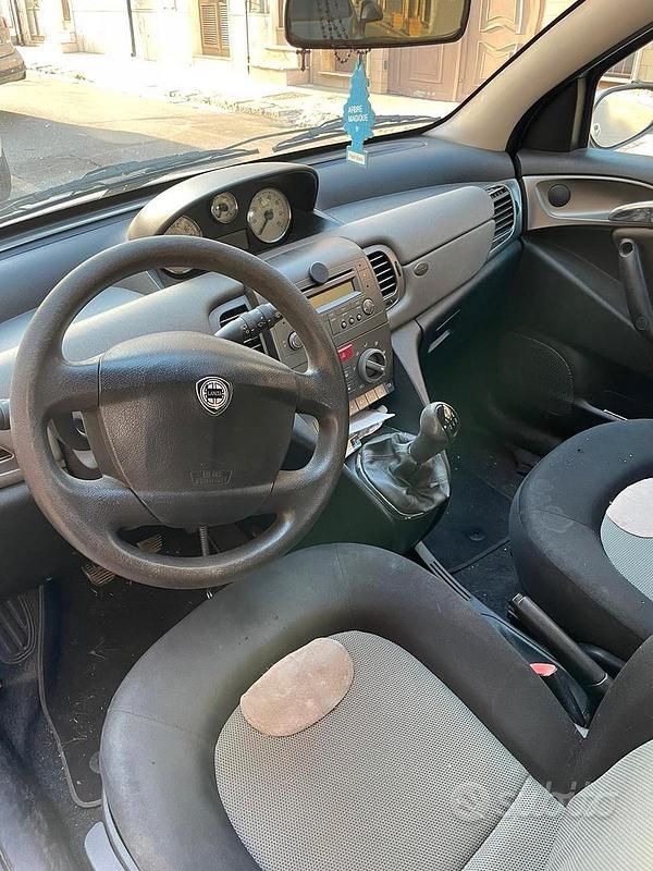Usata Lancia Ypsilon 69 CV (50 kW) 2005 Utilitaria