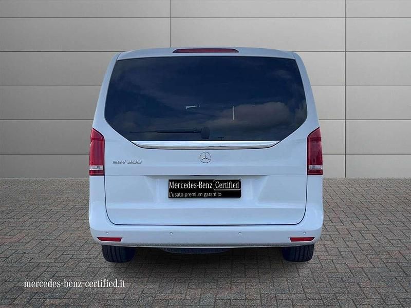 Begagnad Mercedes EQV300 150 kW (204 HK) 2020 Vit Minibuss